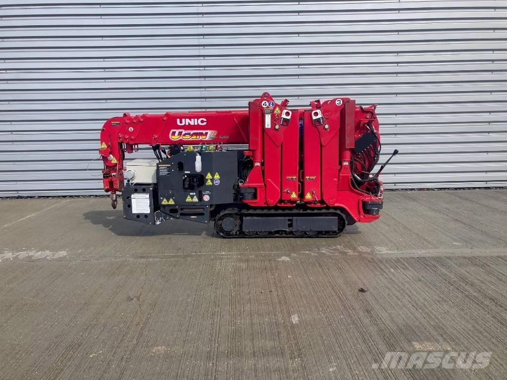 Unic URW-295 رافعات صغيرة