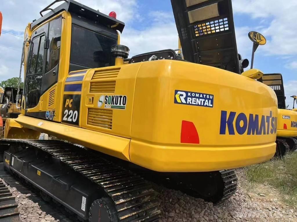 Komatsu pc220 حفارات زحافة