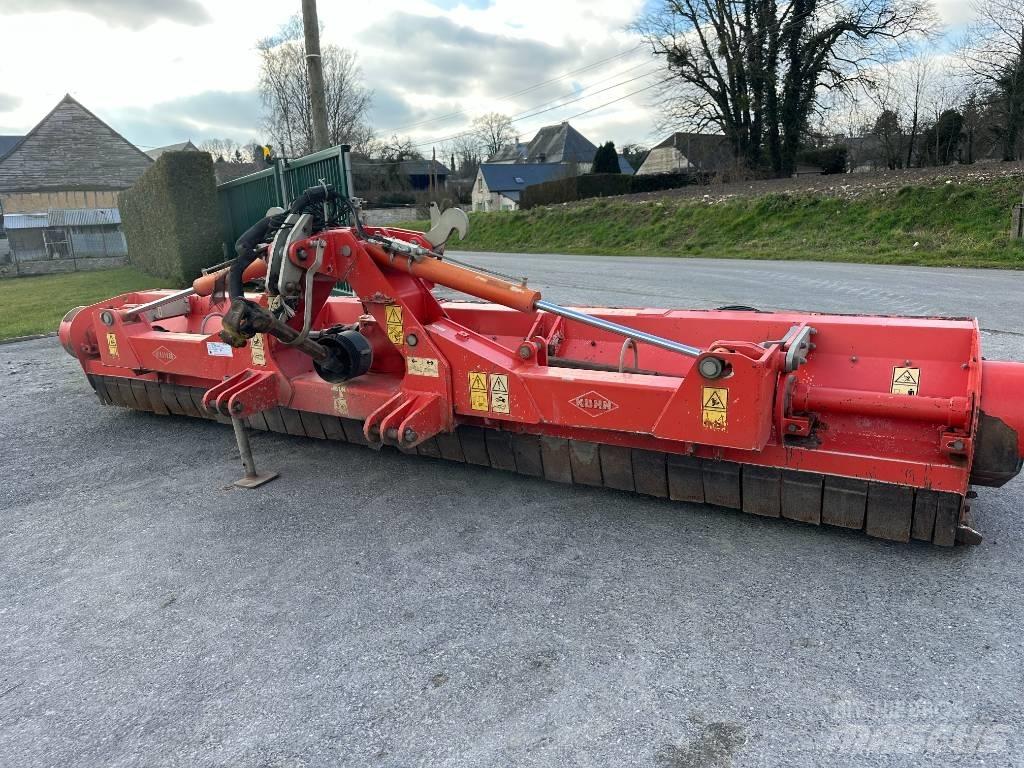 Kuhn RM 480 جزازات وأغطية المراعي