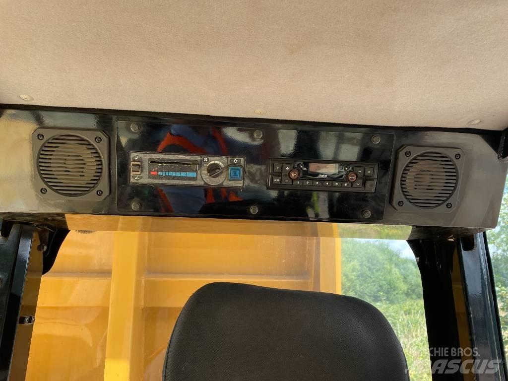 Morooka MST 2200 V D عربات نقل قلابة مجنزرة