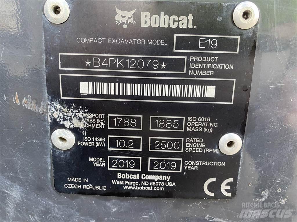 Bobcat E19 حفارات بعجل