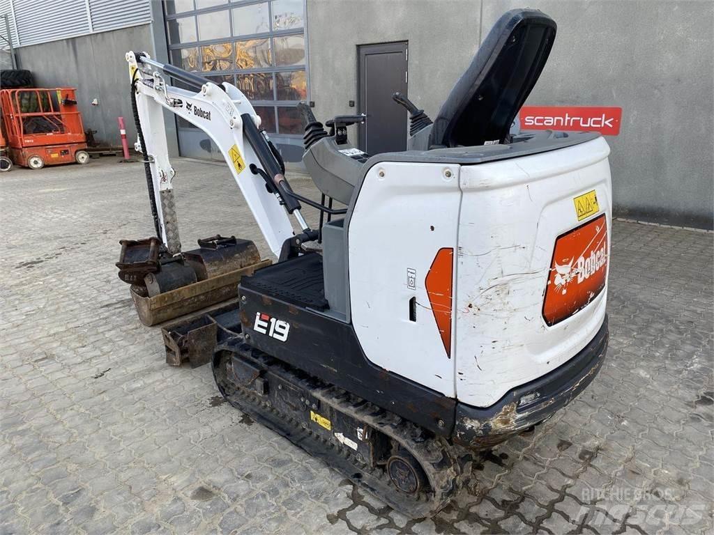 Bobcat E19 حفارات بعجل