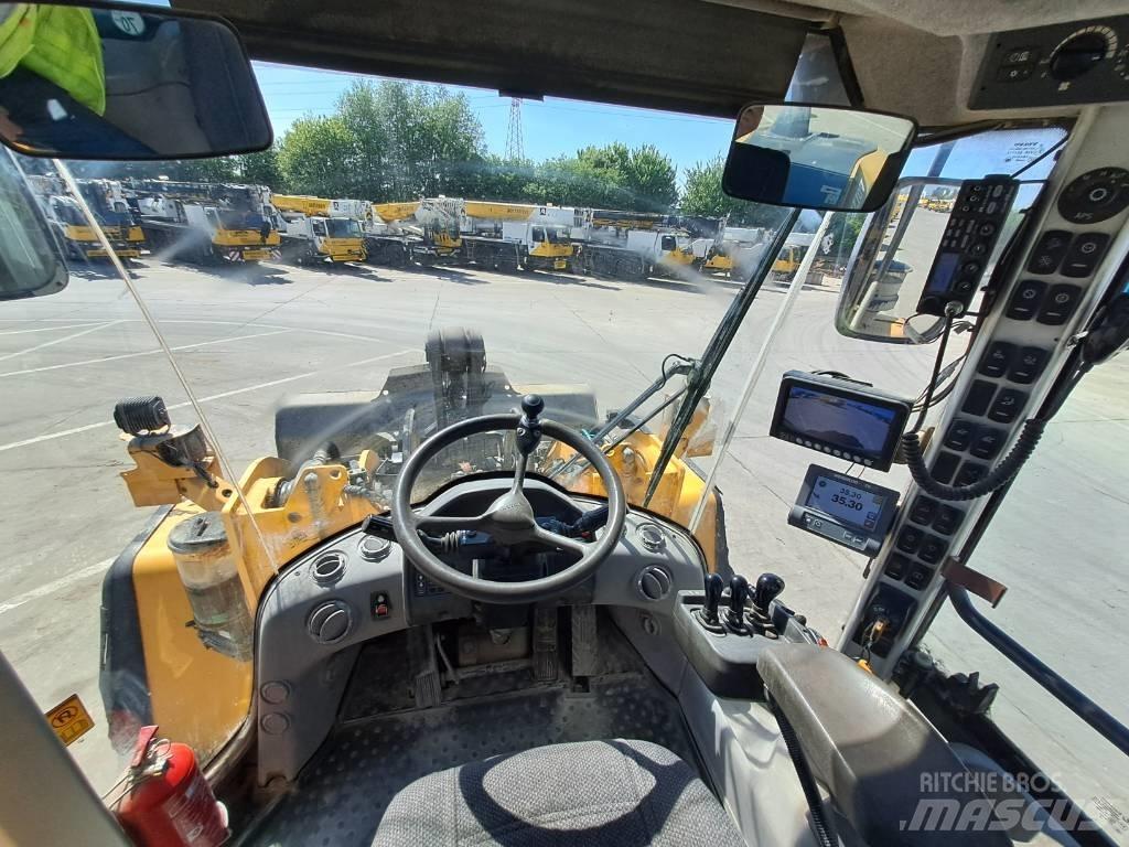 Volvo L180G لوادر بعجل