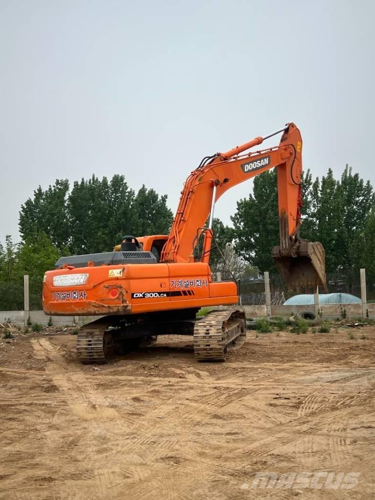 Doosan DX300LCA حفارات زحافة