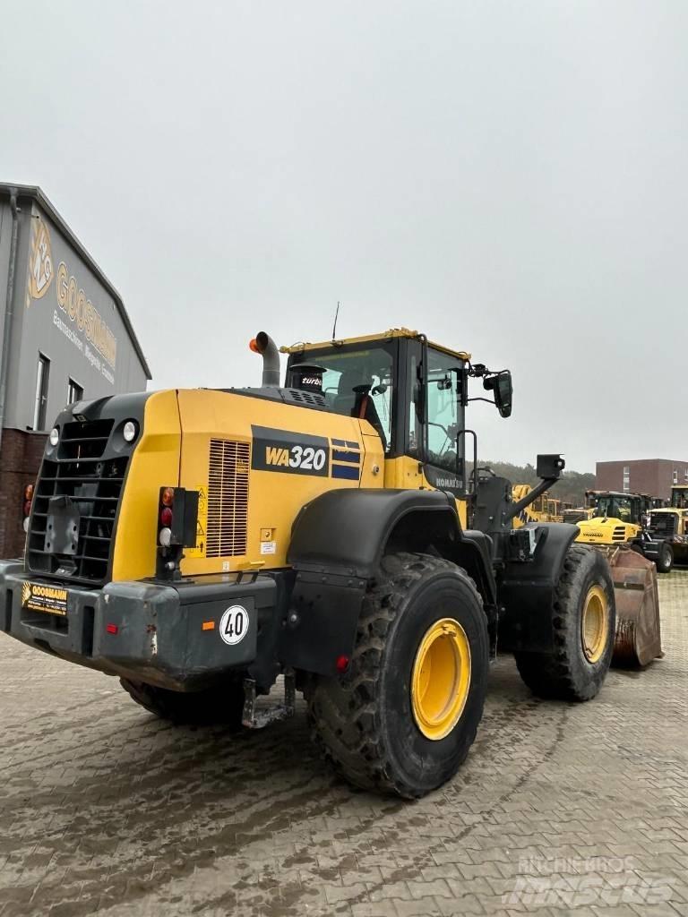 Komatsu WA 320 لوادر بعجل