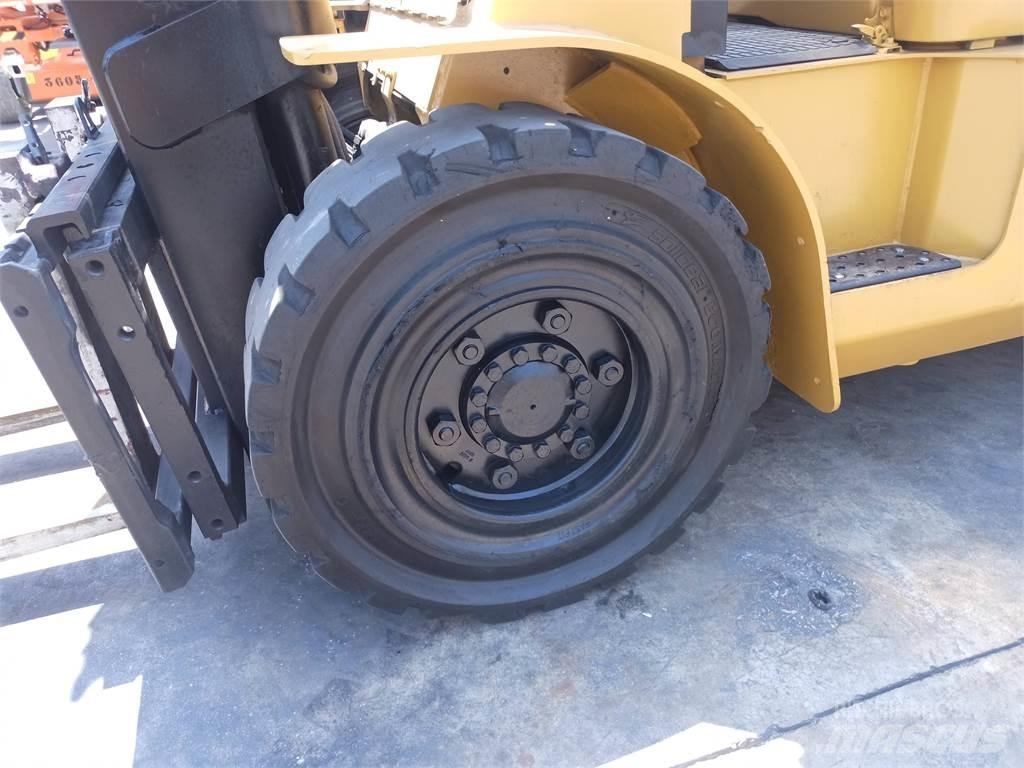 CAT DP45K شاحنات الديزل