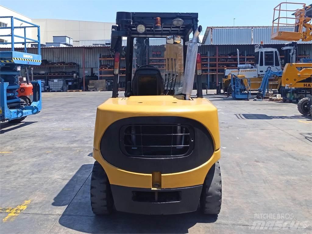 CAT DP45K شاحنات الديزل