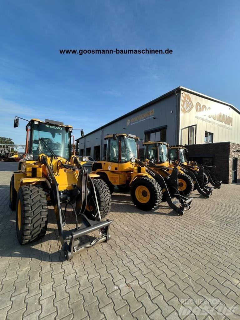 Volvo L30 HS لوادر بعجل