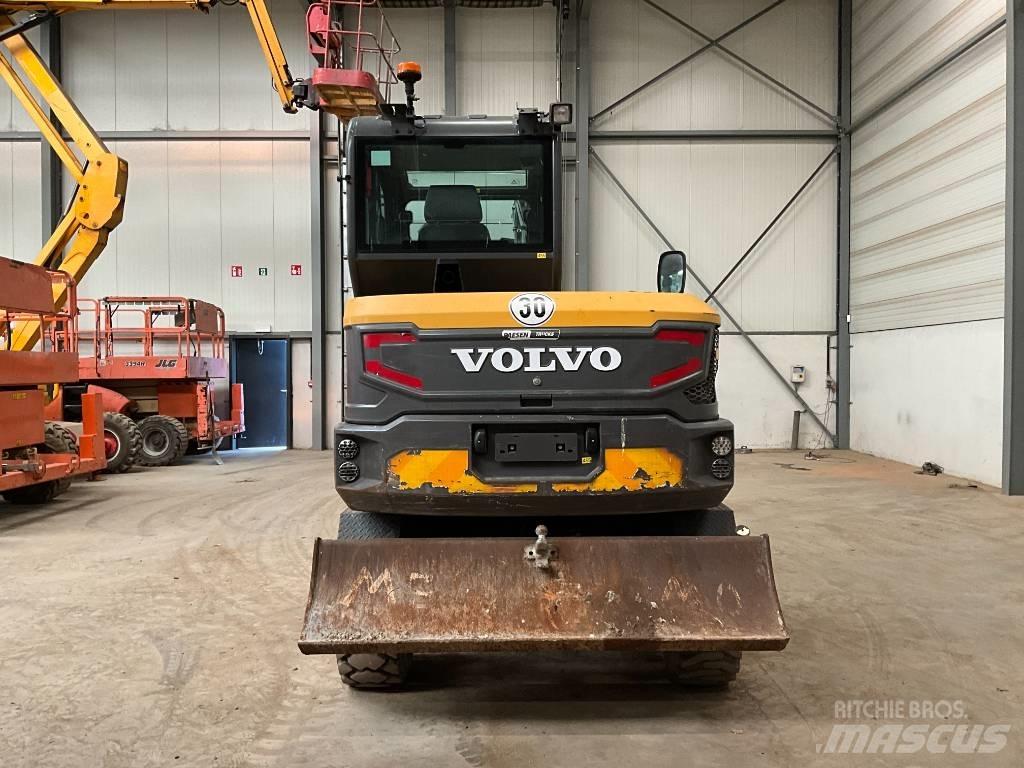 Volvo EW 60 E حفارات بعجل
