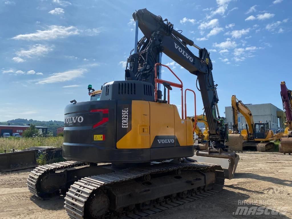 Volvo ECR 235 حفارات زحافة