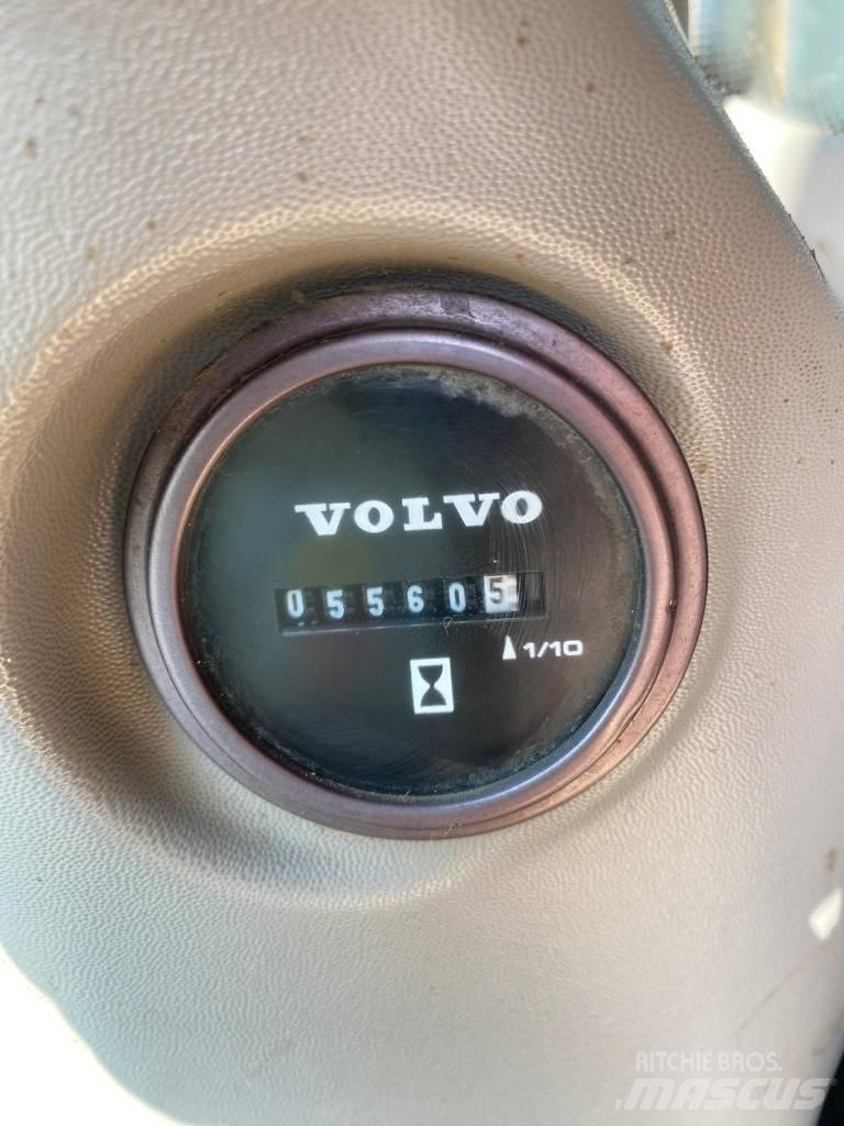 Volvo ECR 235 حفارات زحافة