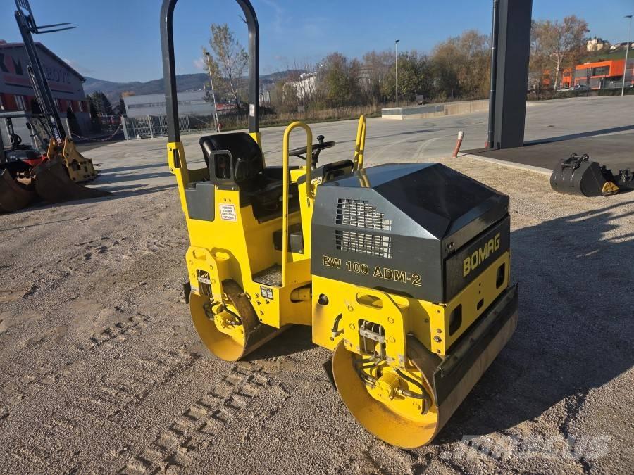 Bomag BW 100 AD-2 مداحل ثنائية الاسطوانة