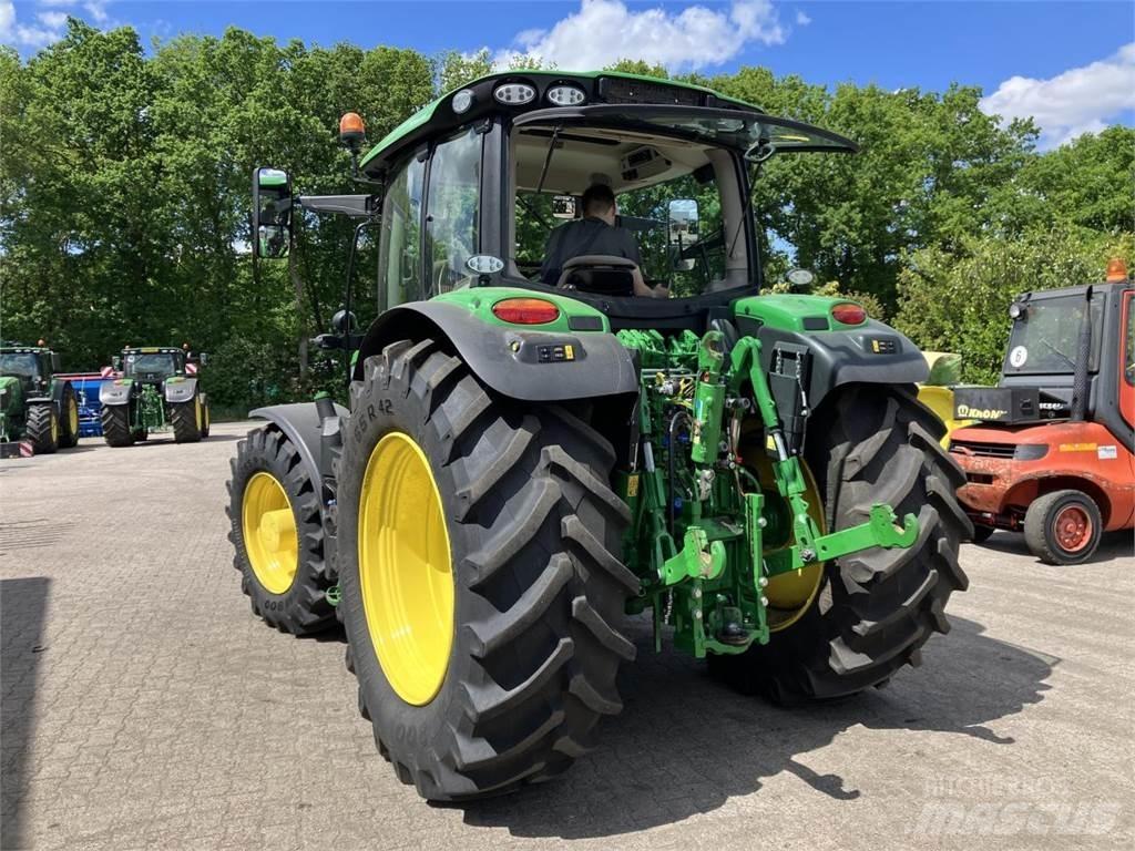 John Deere 6155R الجرارات