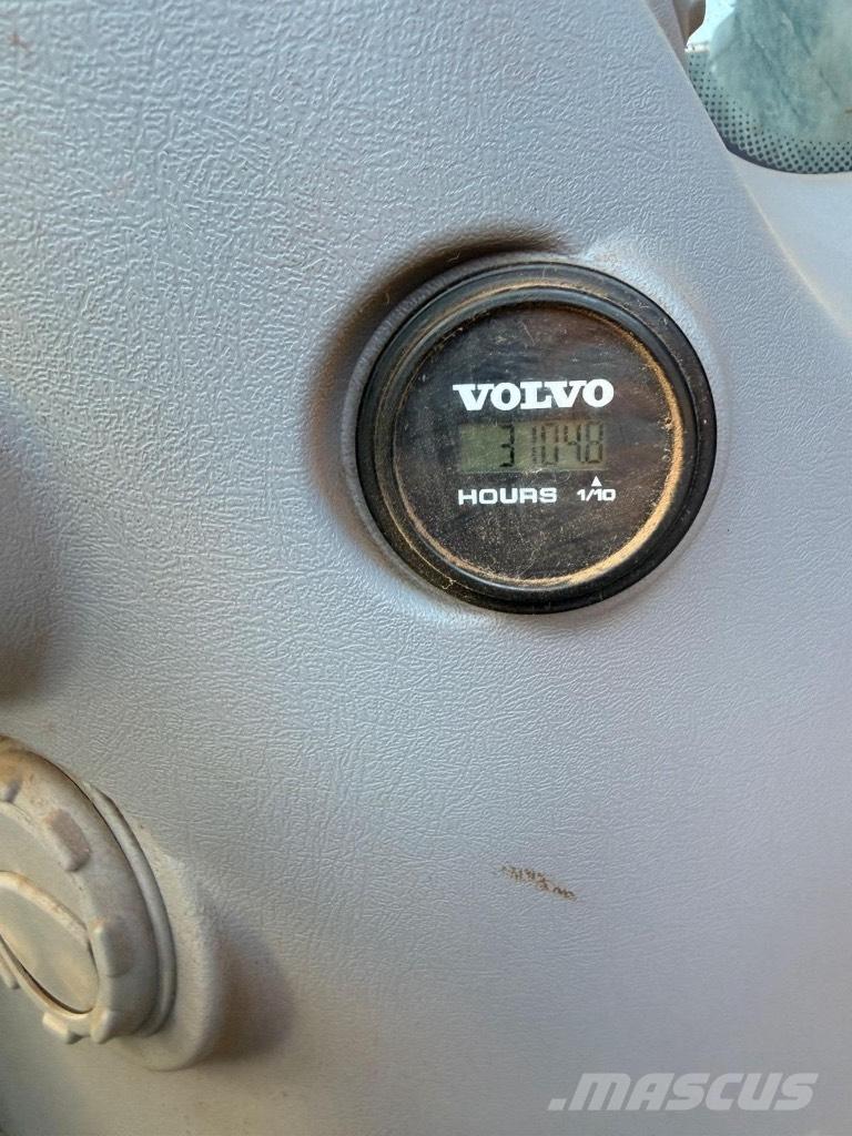 Volvo EC 380 EL حفارات زحافة