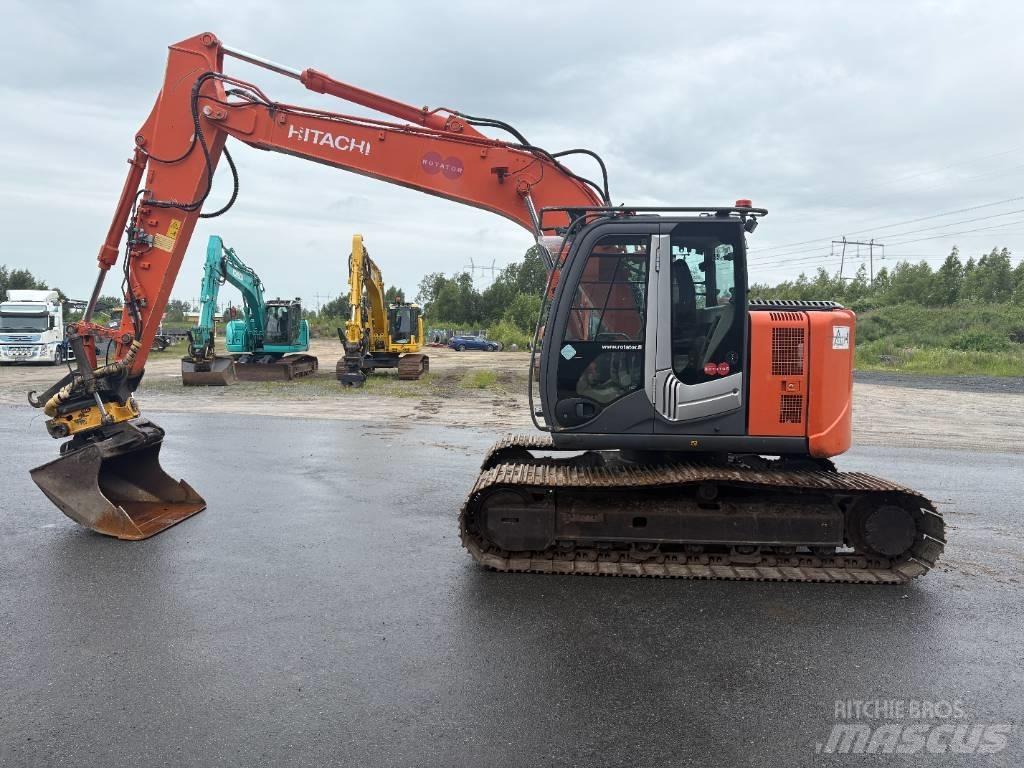 Hitachi ZX135US-3 حفارات زحافة
