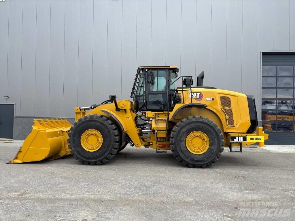 CAT 980 L لوادر بعجل