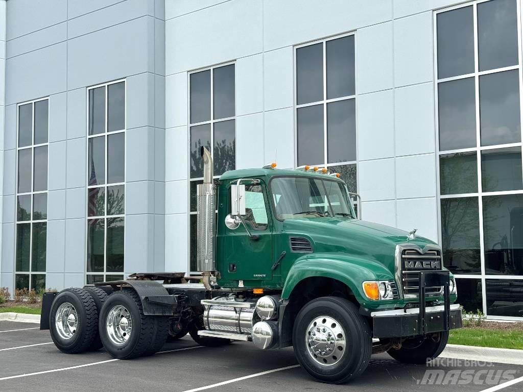 Mack Granite CV713 وحدات الجر