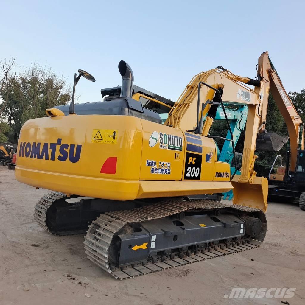 Komatsu PC 200-8 حفارات زحافة