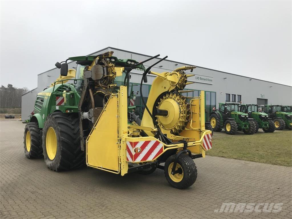 John Deere 8600 علافات ذاتية الدفع