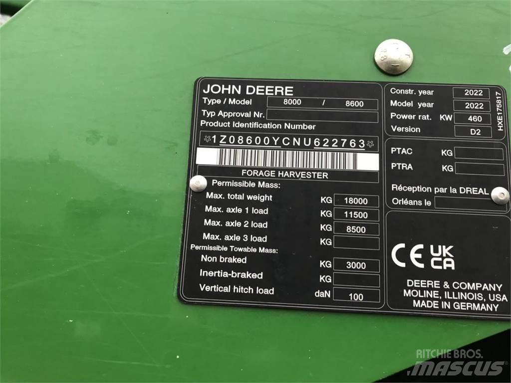John Deere 8600 علافات ذاتية الدفع