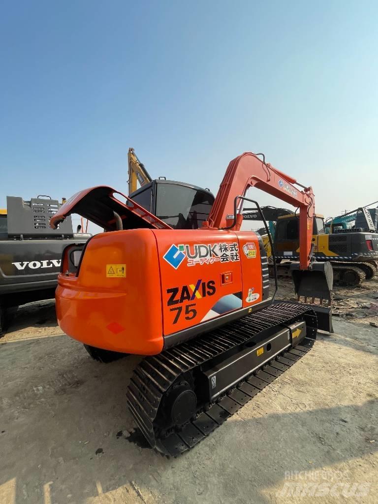 Hitachi ZX 75 حفارات زحافة