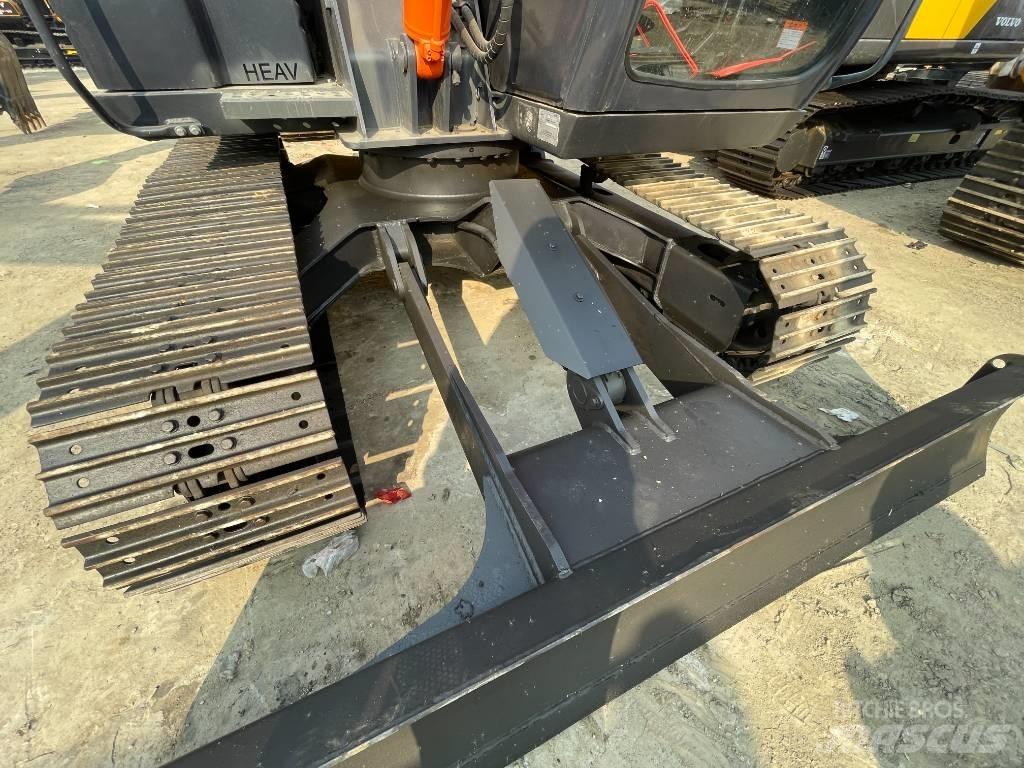 Hitachi ZX 75 حفارات زحافة