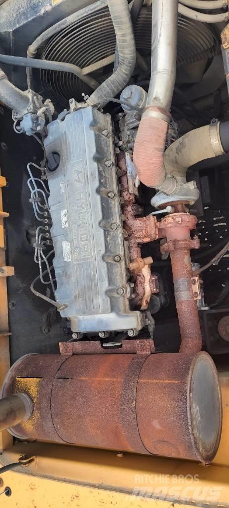 Hyundai Robex 300 LC حفارات زحافة