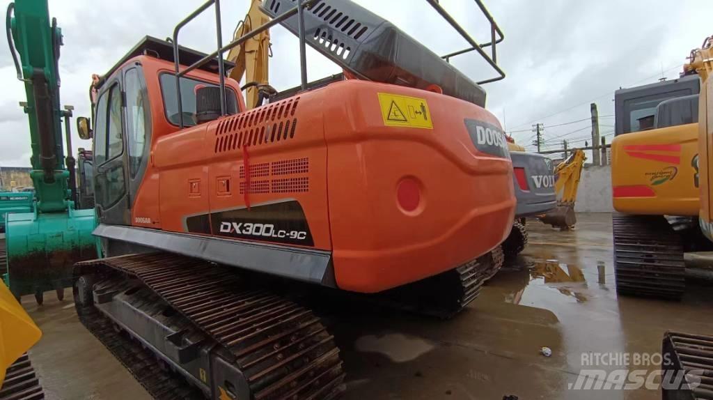 Doosan DX300 LC-9C حفارات زحافة