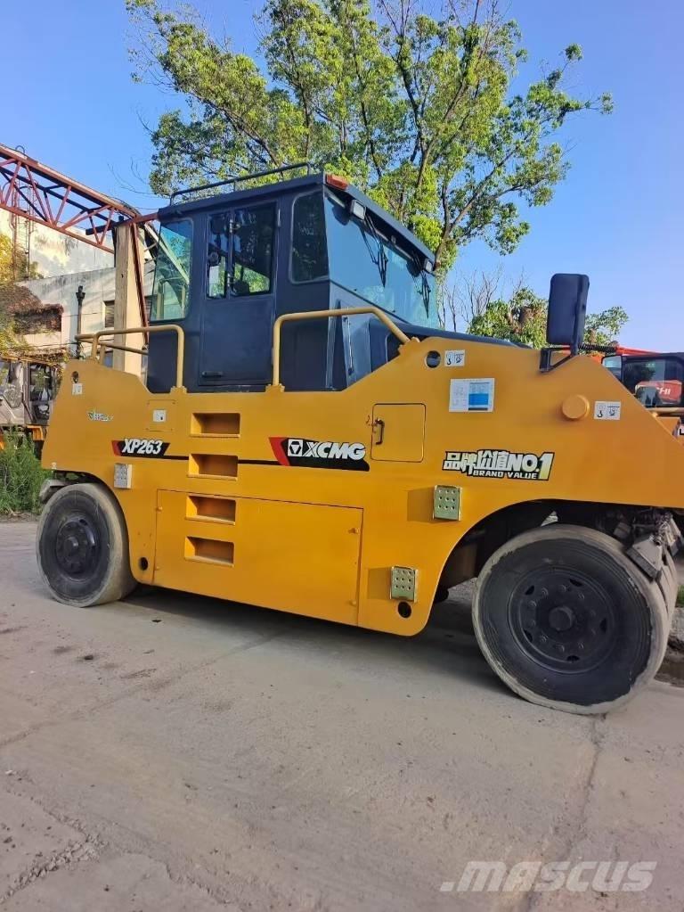 XCMG XP 263 مداحل ذات إطارات هوائية
