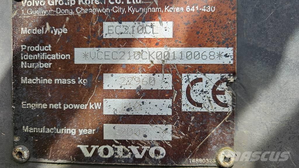 Volvo EC 210 C L حفارات زحافة