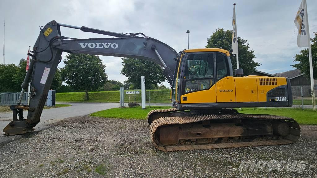 Volvo EC 210 C L حفارات زحافة