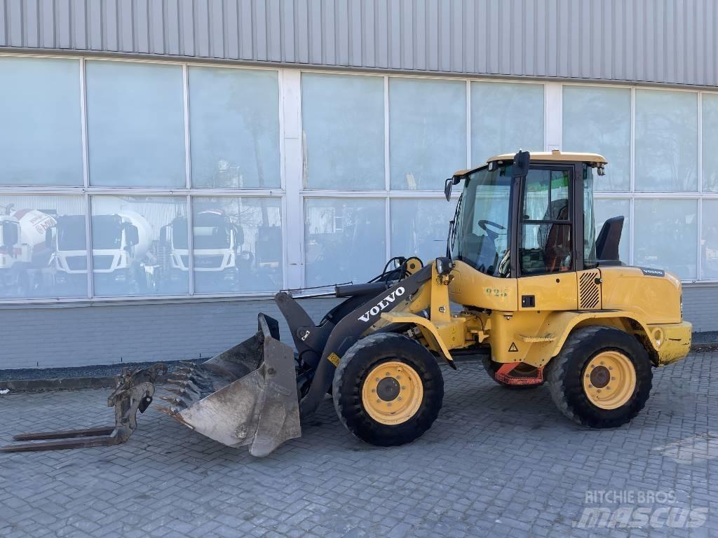 Volvo L 30 G     2018     CE لوادر بعجل