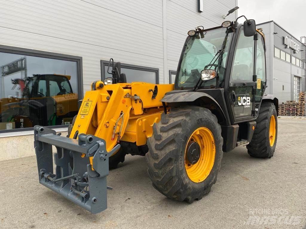 JCB 531-70 مناولات متداخلة