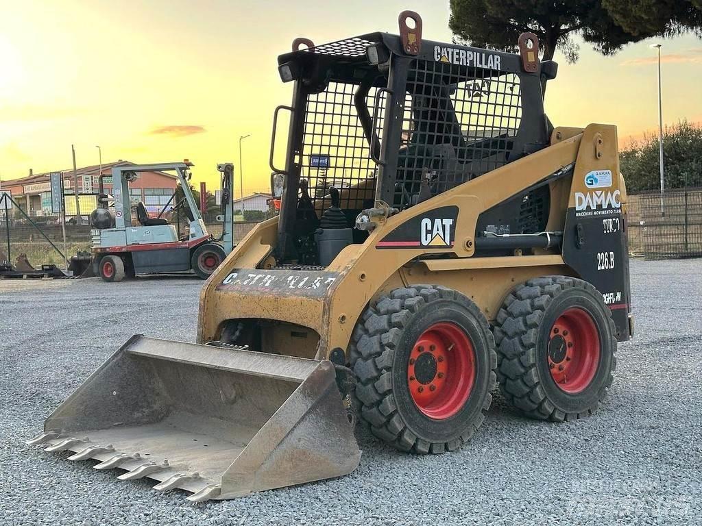 CAT 226BHF لوادر صغيرة
