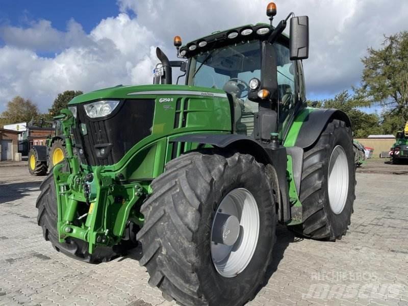 John Deere 6250R ماكينات زراعية أخرى