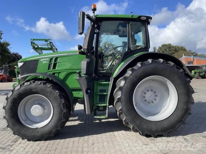 John Deere 6250R ماكينات زراعية أخرى