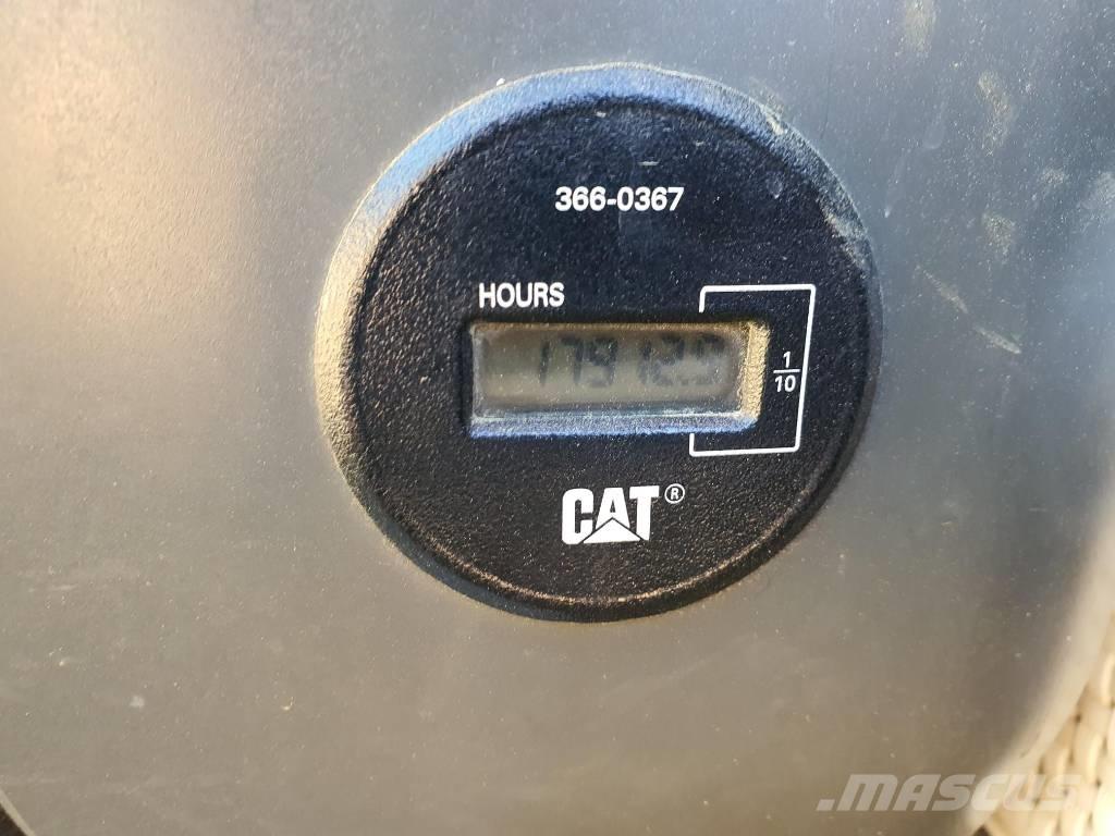 CAT 336 D L حفارات زحافة