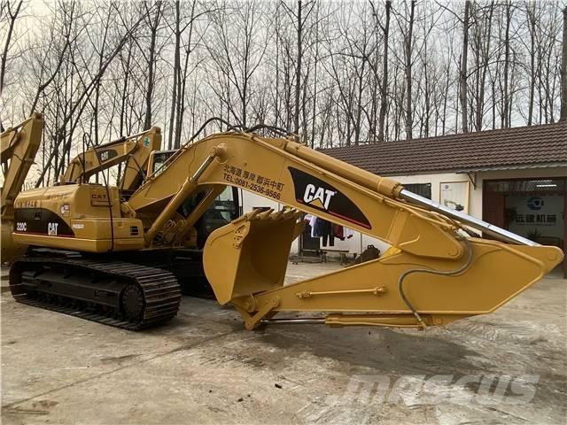 CAT 320C حفارات زحافة