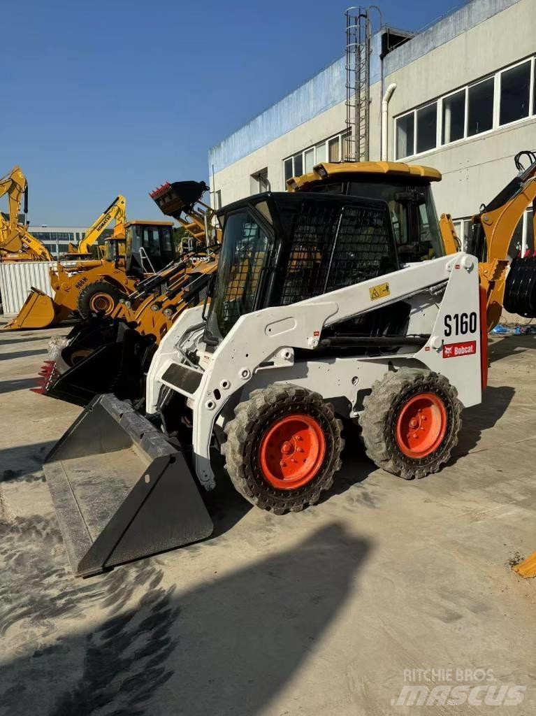 Bobcat S 160 لوادر انزلاقية التوجيه