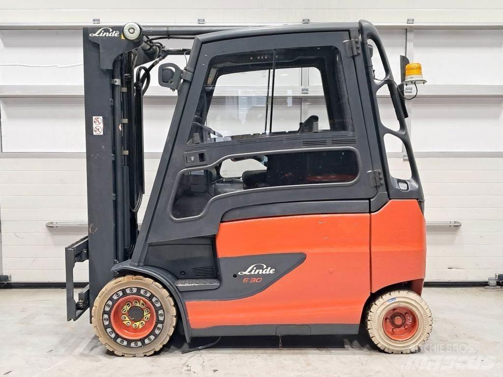 Linde E30HL-01/600 شاحنات ذات رافعات شوكية تعمل بالكهرباء