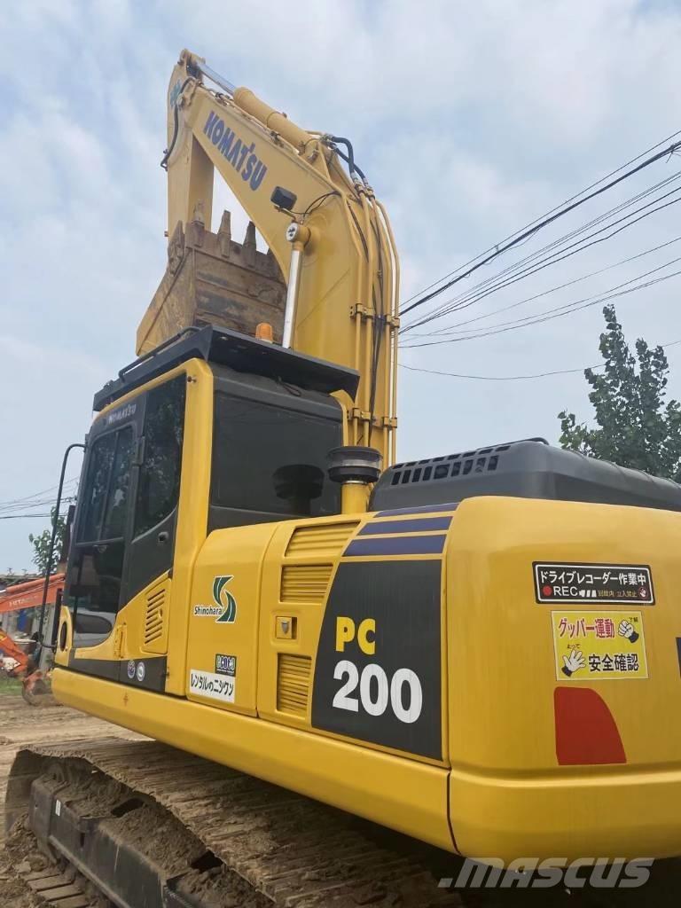 Komatsu pc200-8 حفارات زحافة