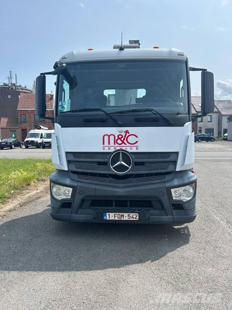 Mercedes-Benz Antos المنصات الهوائية المثبتة على شاحنة