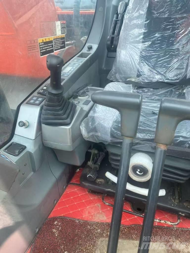 Doosan DX 225 LC حفارات زحافة