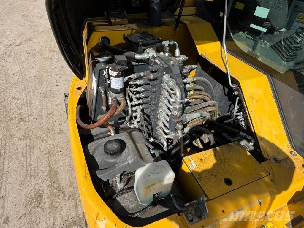 Komatsu PC 80 MR حفارات وسط 7 طن - 12 طن