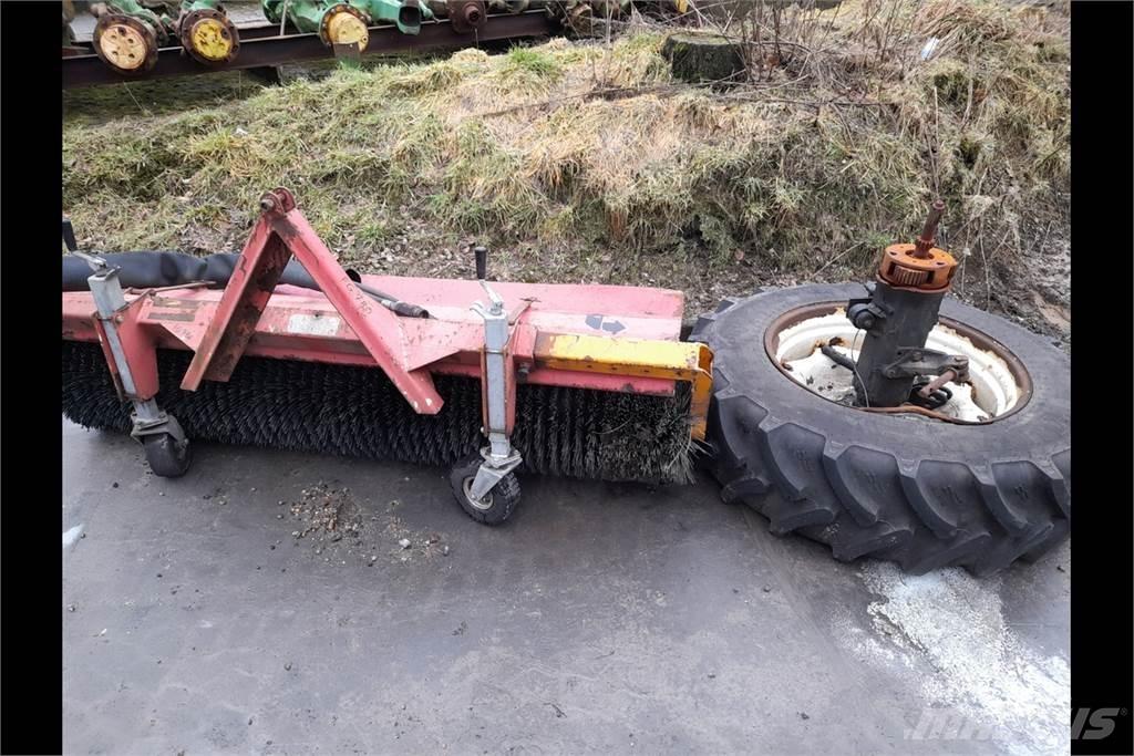 New Holland TL90 A الجرارات