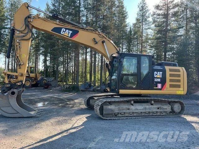 CAT 320 EL حفارات زحافة