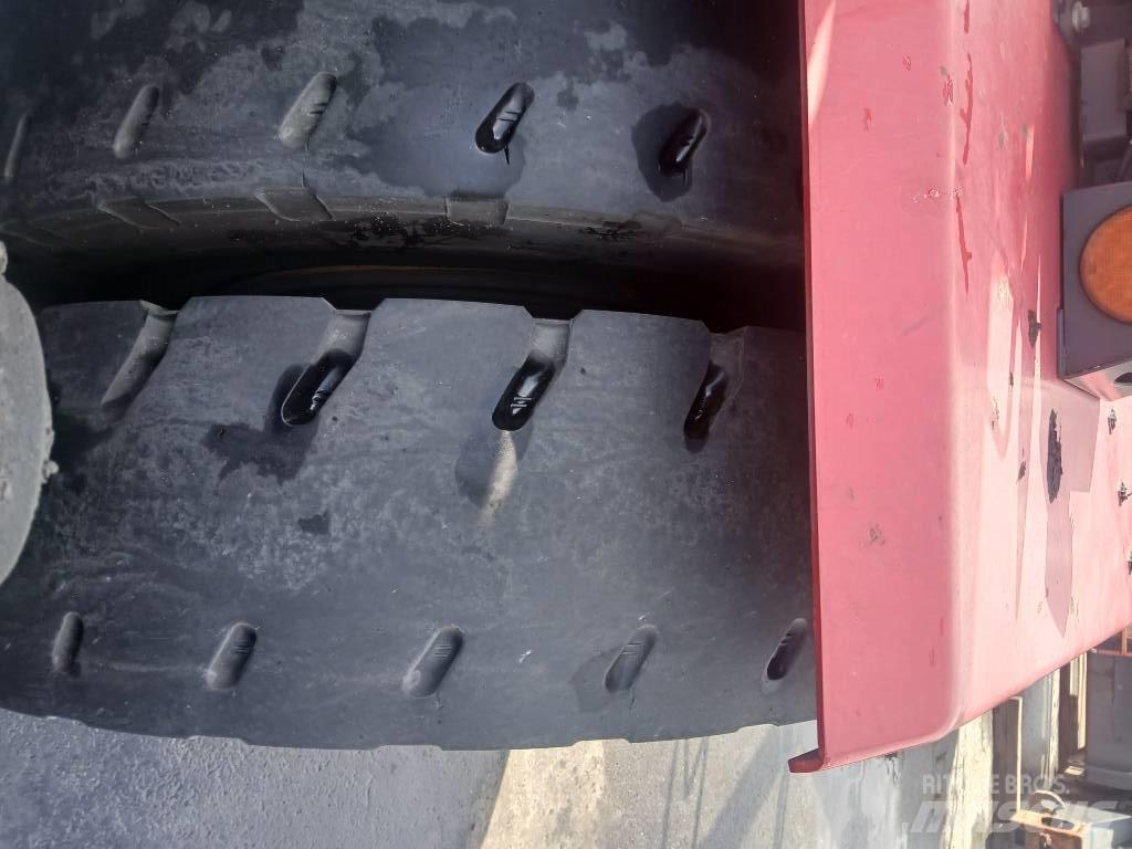 Kalmar DCG100-45ED7 مناولات حاويات