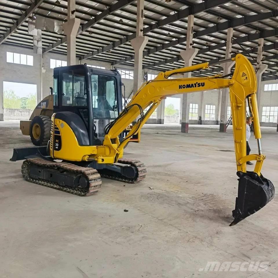 Komatsu PC 30 MR-3 حفارات صغيرة أقل من 7 طن (حفارات صغيرة)