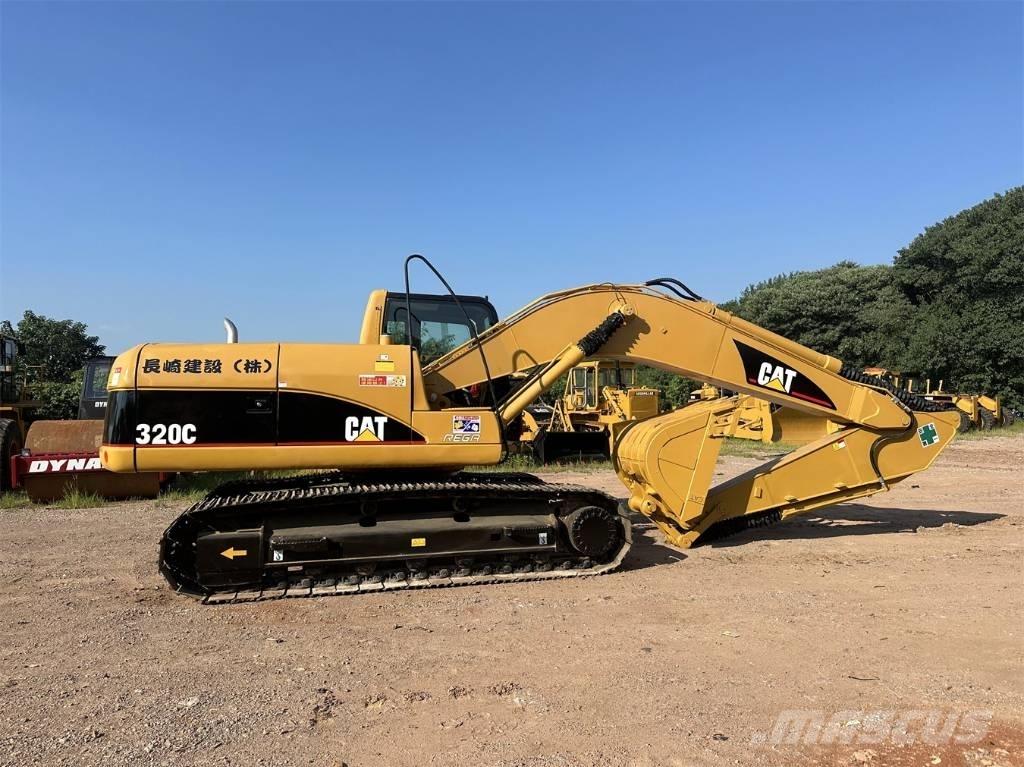 CAT 320 C حفارات زحافة