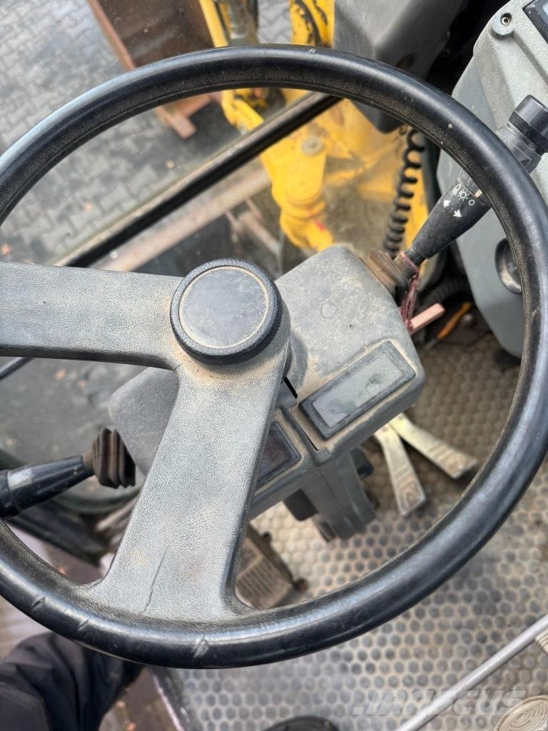 Kramer-allrad 812 حفارات وسط 7 طن - 12 طن